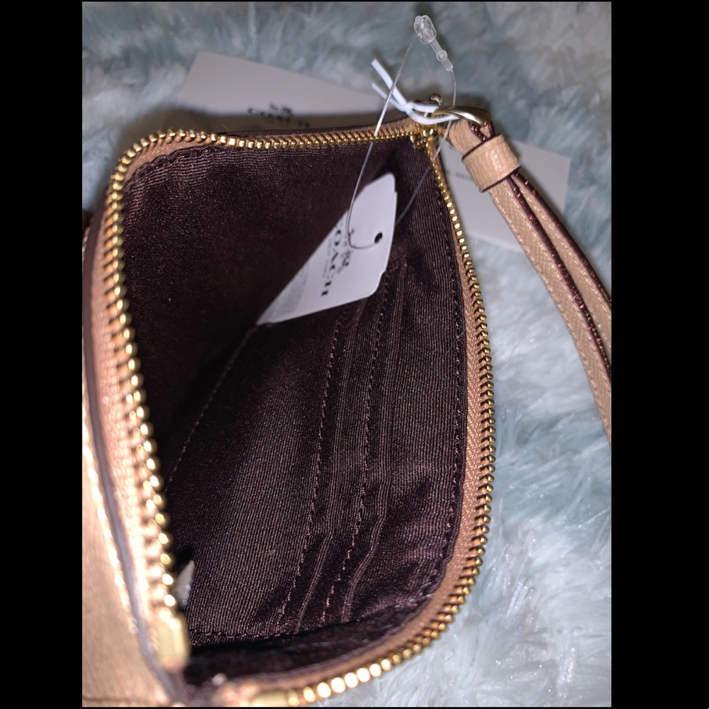 Brand New Coach•Small Gold Star Glitter Wristlet - Picture 4 of 7